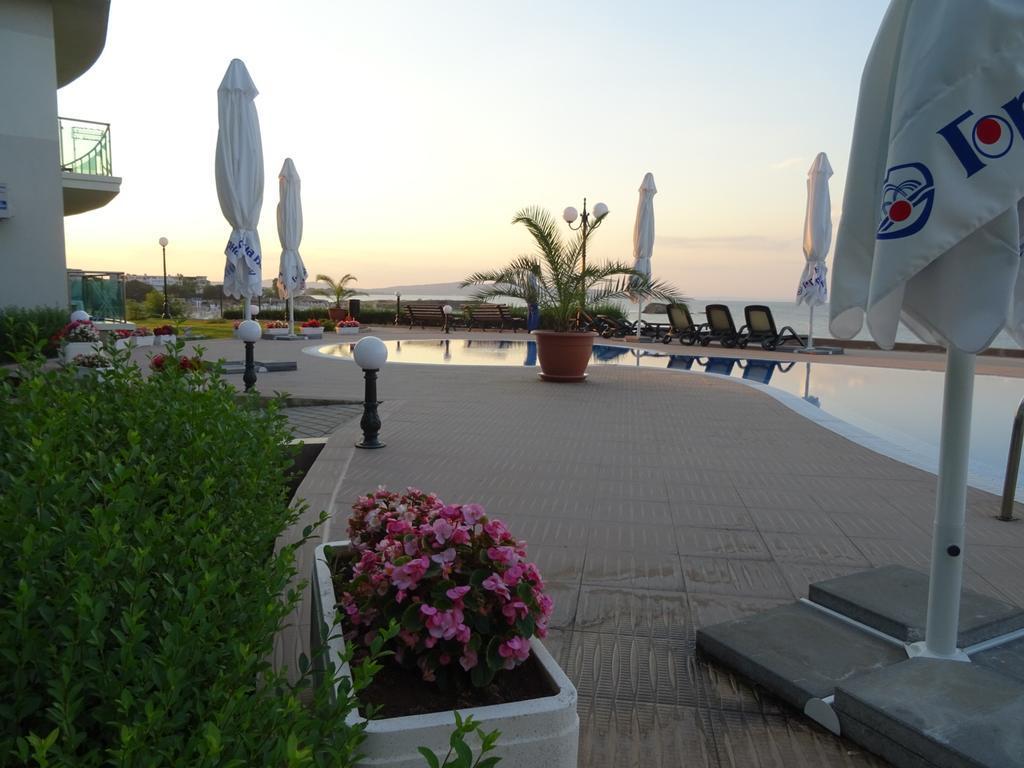 Alexander Lozenets Beach Complex Apartment Buitenkant foto